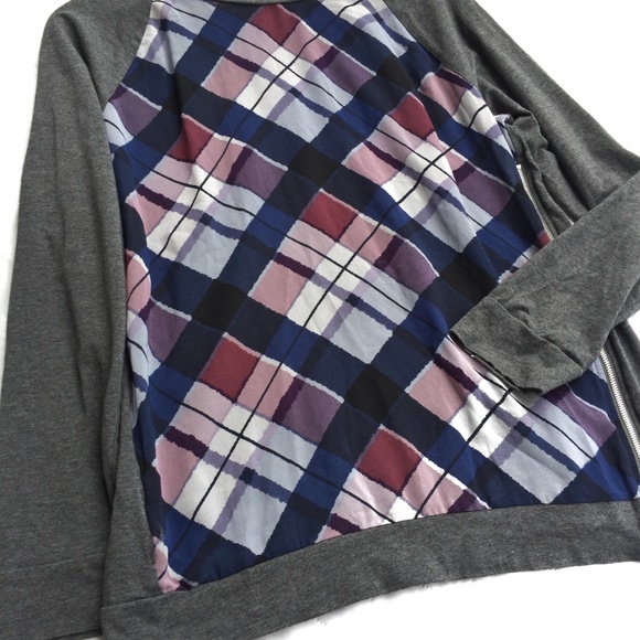 {Two by Vince Camuto}Plaid Exposed Zip Knit Top - Picture 2 of 5